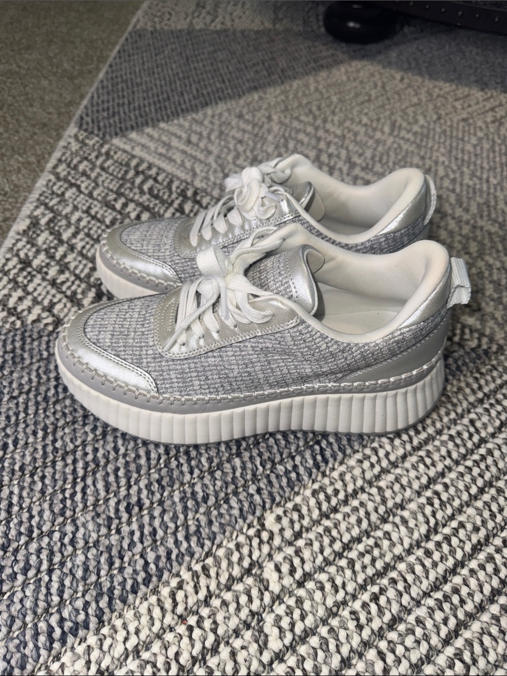 Universal Thread - Persephone White and Silver Tweed Platform Sneaker - 8.5 - Picture 5 of 8